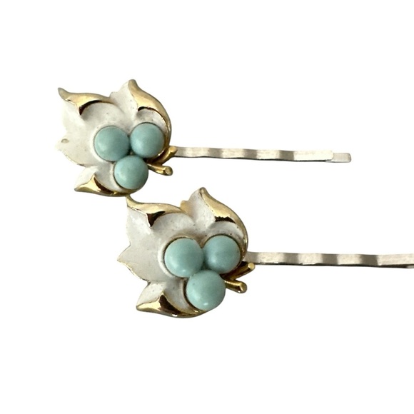 Pastel Blue Flower Hair Pins Retro Kitsch Accessories Vintage Repurposed Barrett - Picture 3 of 3